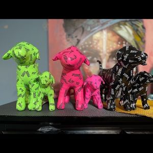 Victoria’s Secret pink collection dogs